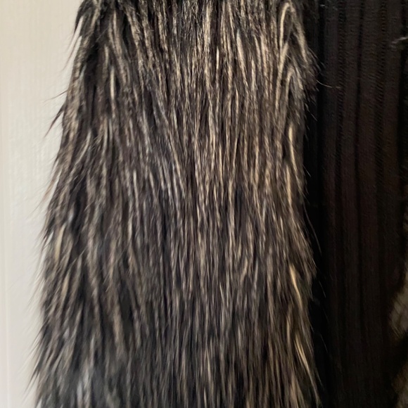 Faux fur vest - Picture 3 of 3